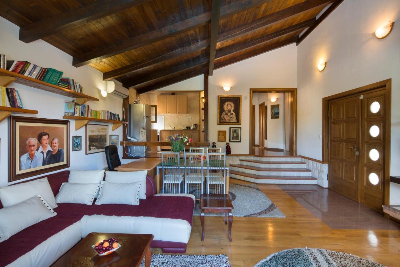 Villa Robinson Petrovac Exteriör bild