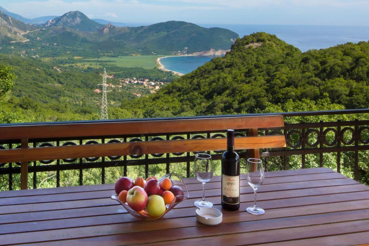 Villa Robinson Petrovac Exteriör bild